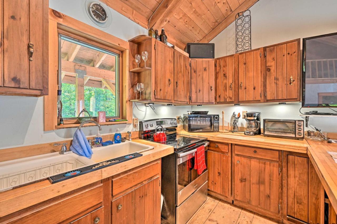 Remote Cabin With Fire Pit 3 Miles To Stowe Mtn! Eksteriør bilde